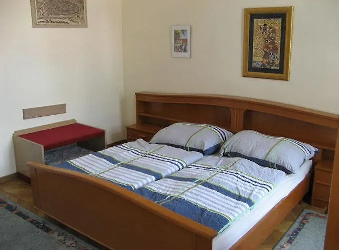 Rustler Hotel 2*
