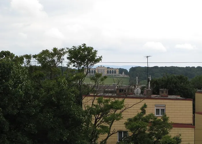 Rustler 2* Viena